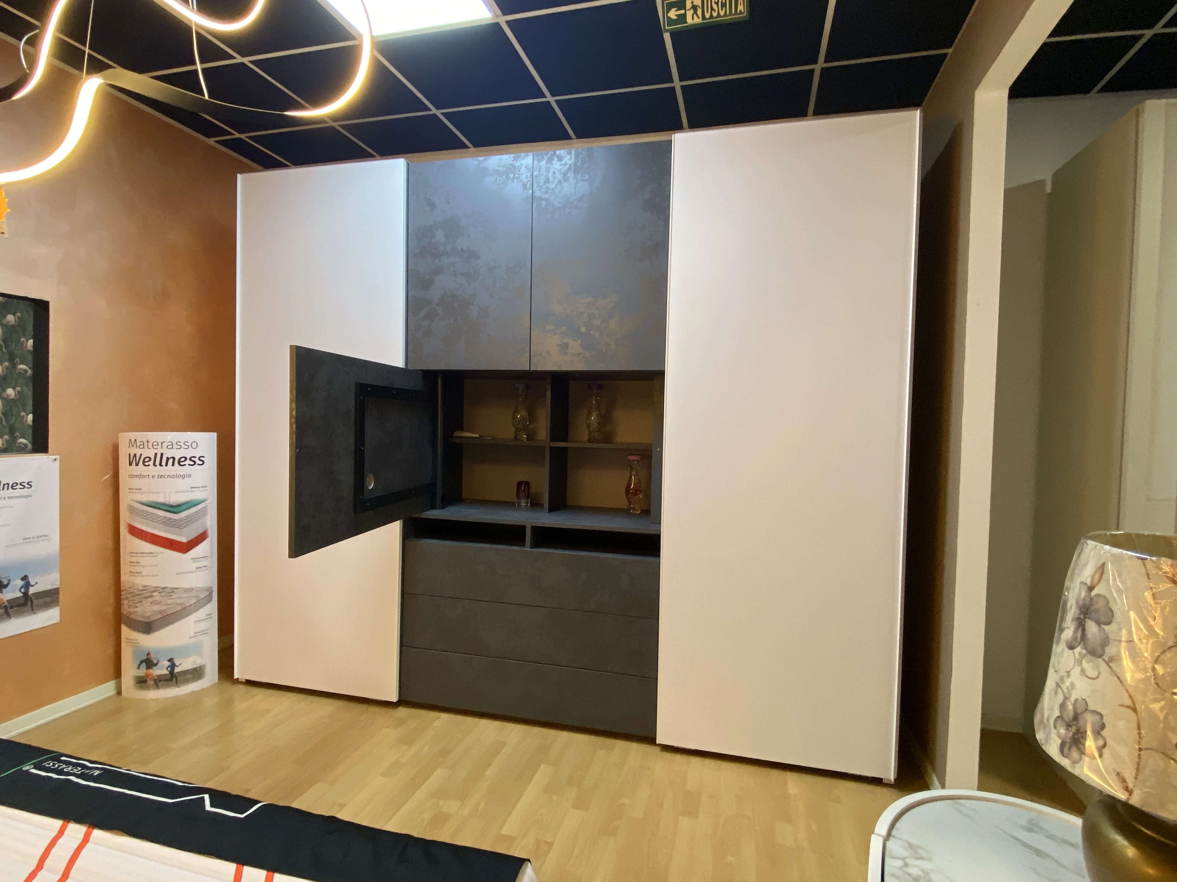 Outlet - Armadio Scorrevole con Porta TV